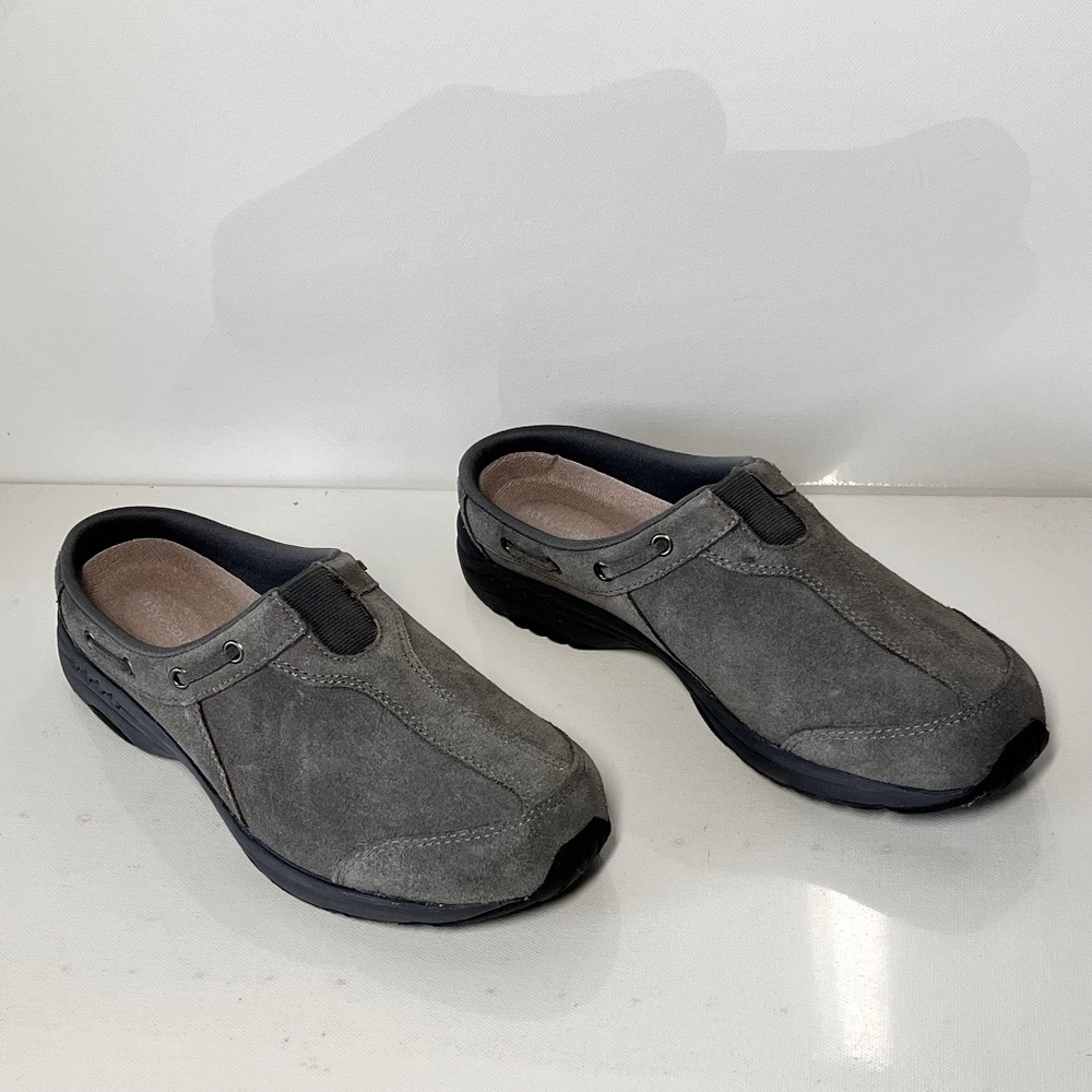 Easy Spirit Travel Knot Round Toe Slip-on Suede
